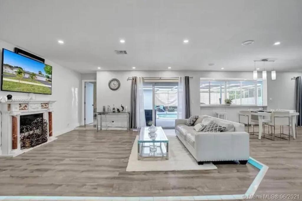 Pool Vacation Villa Hollywood Luaran gambar